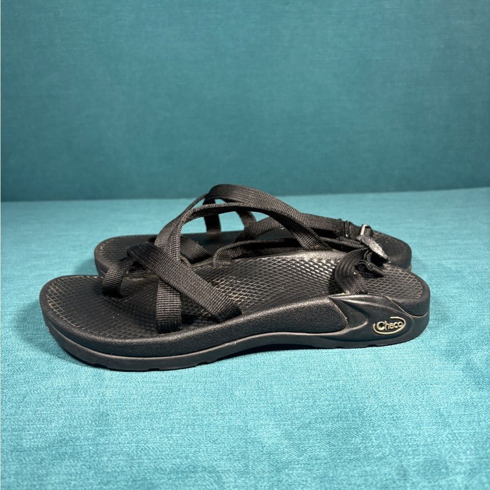 Chaco Black Strappy Sport Sandals - Picture 1 of 6